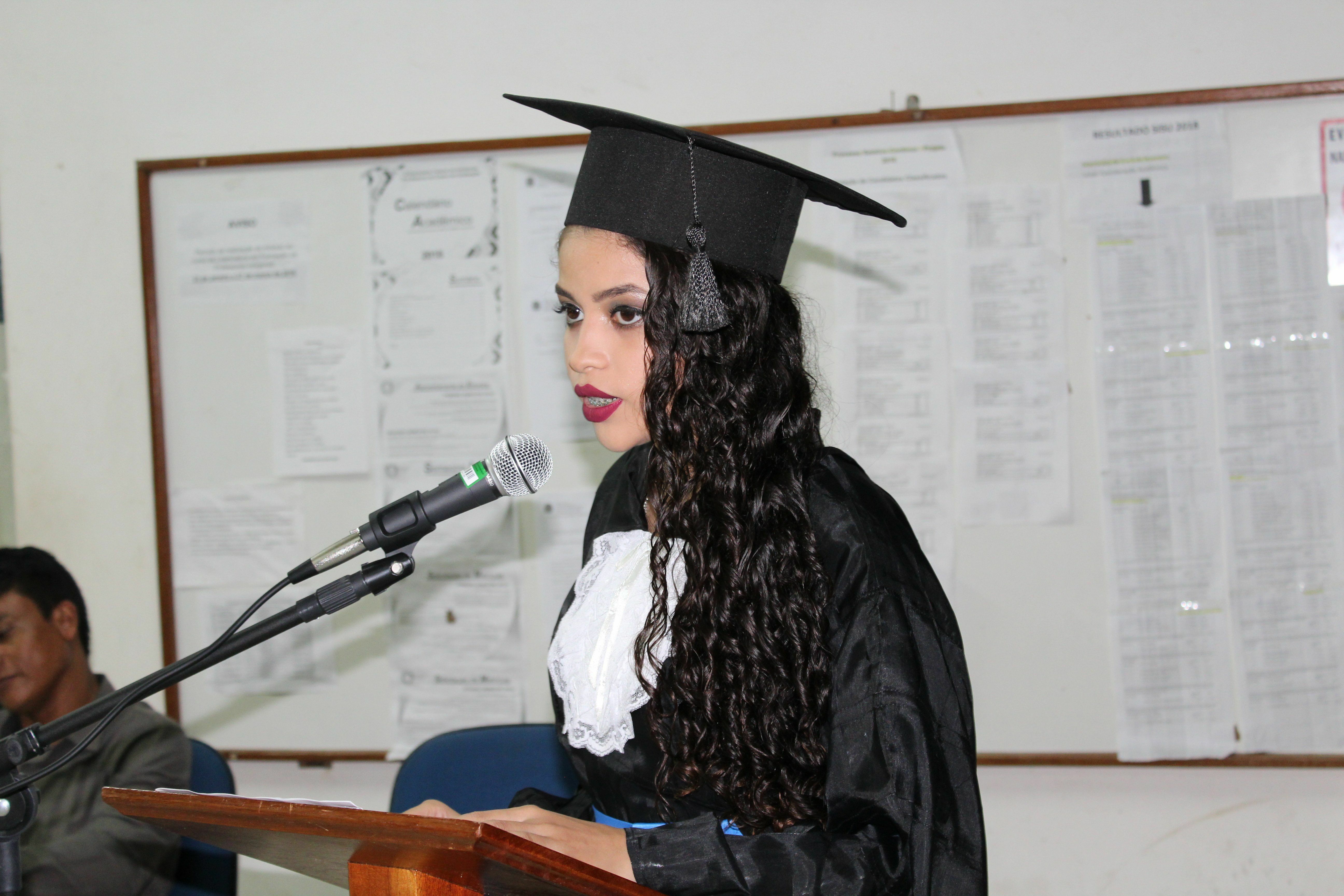 Oradora das turmas, Aline  Miller